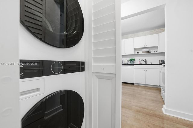 200 SE 15th Rd 11H, Miami, FL 33129