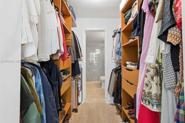 200 SE 15th Rd 11H, Miami, FL 33129