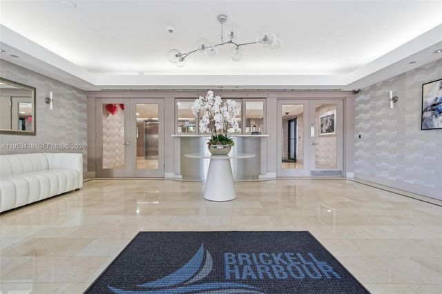 200 SE 15th Rd 11H, Miami, FL 33129