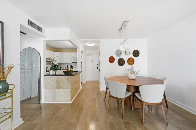 200 SE 15th Rd 11H, Miami, FL 33129