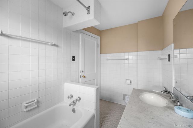 22101 Francis Street, Dearborn, MI 48124