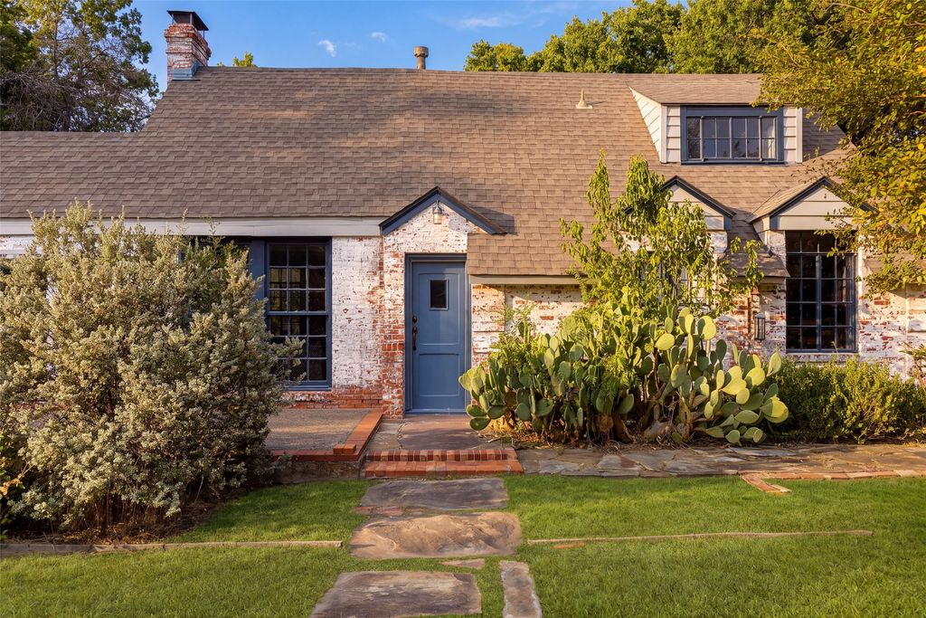 2865 Alden Avenue, Dallas, TX 75211 — exterior