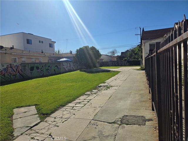 7405 Normandie Avenue, Los Angeles, CA 90044