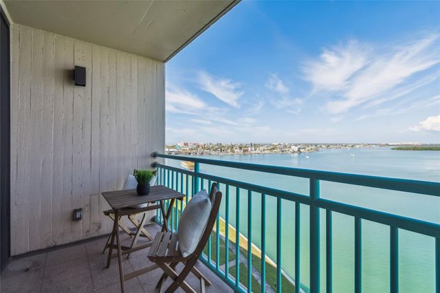 1 KEY CAPRI 711E, Treasure Island, FL 33706