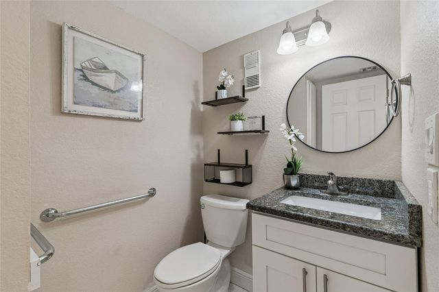 1 KEY CAPRI 711E, Treasure Island, FL 33706