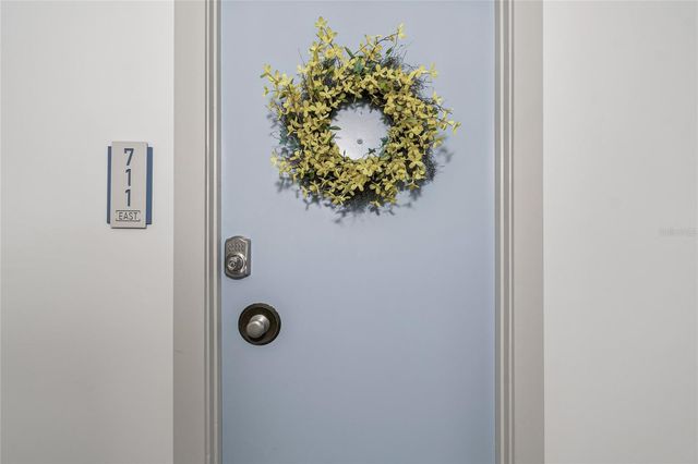 1 KEY CAPRI 711E, Treasure Island, FL 33706