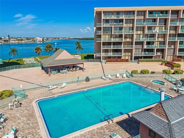 1 KEY CAPRI 711E, Treasure Island, FL 33706