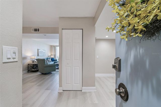 1 KEY CAPRI 711E, Treasure Island, FL 33706