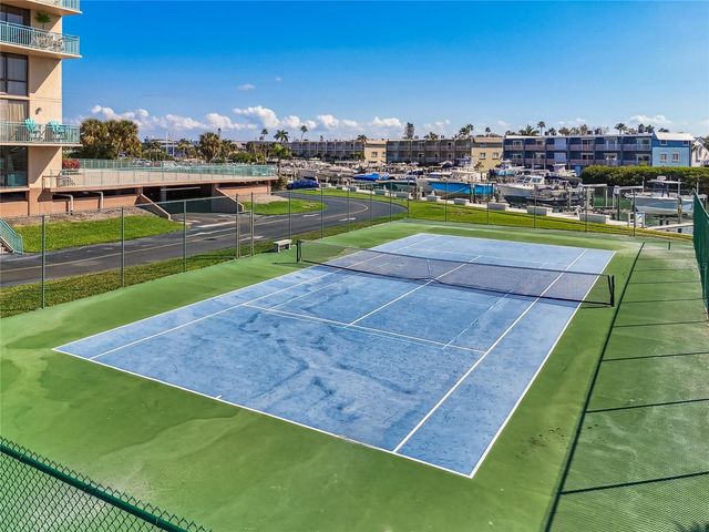 1 KEY CAPRI 711E, Treasure Island, FL 33706