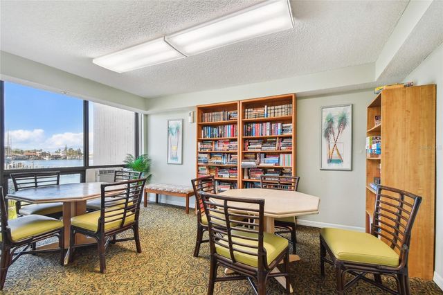 1 KEY CAPRI 711E, Treasure Island, FL 33706