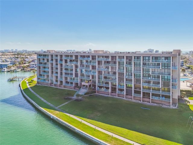 1 KEY CAPRI 711E, Treasure Island, FL 33706