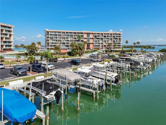 1 KEY CAPRI 711E, Treasure Island, FL 33706