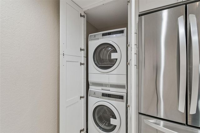 1 KEY CAPRI 711E, Treasure Island, FL 33706