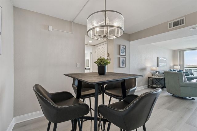 1 KEY CAPRI 711E, Treasure Island, FL 33706