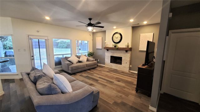 912 Blackstone Drive, Allen, TX 75002