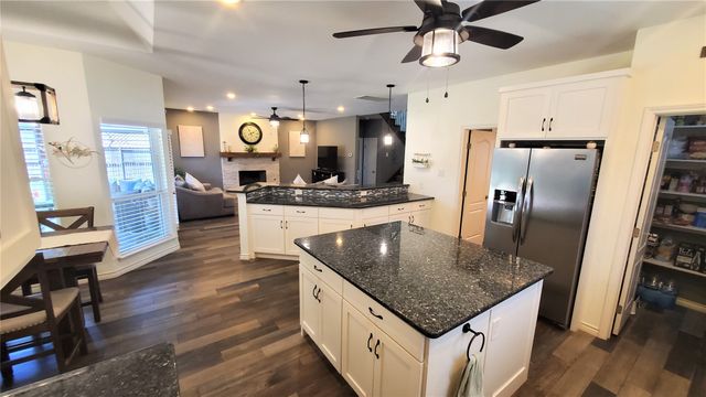 912 Blackstone Drive, Allen, TX 75002