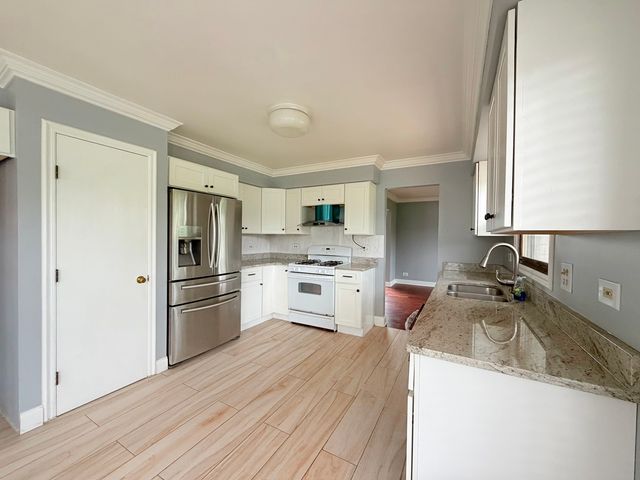 95 SOUTHFIELD Drive, Vernon Hills, IL 60061