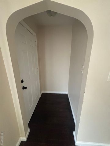 15909 Lauder Street, Detroit, MI 48227