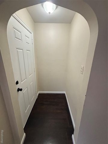 15909 Lauder Street, Detroit, MI 48227