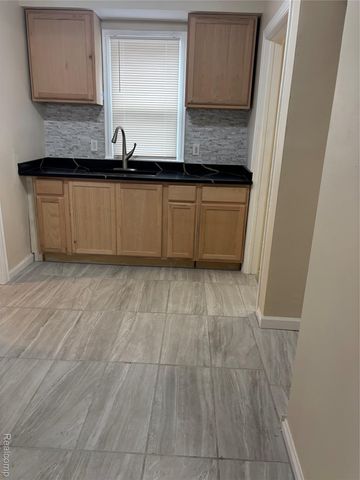 15909 Lauder Street, Detroit, MI 48227