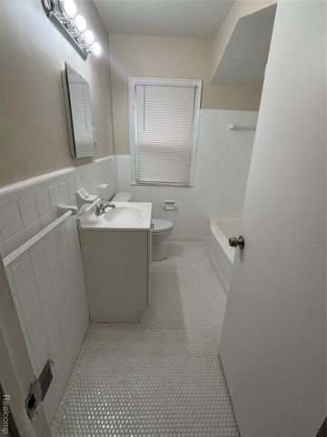 15909 Lauder Street, Detroit, MI 48227