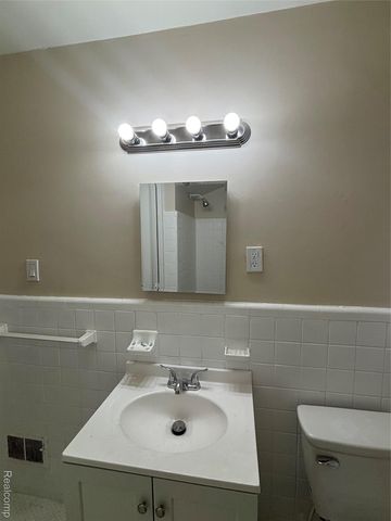 15909 Lauder Street, Detroit, MI 48227