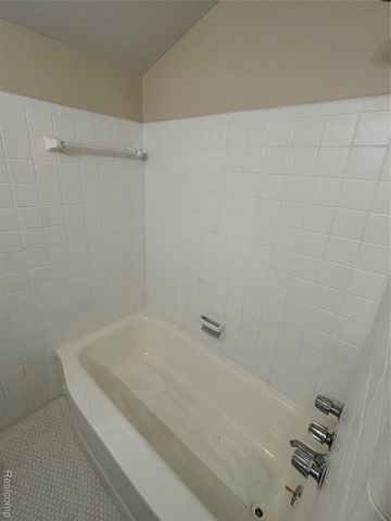 15909 Lauder Street, Detroit, MI 48227