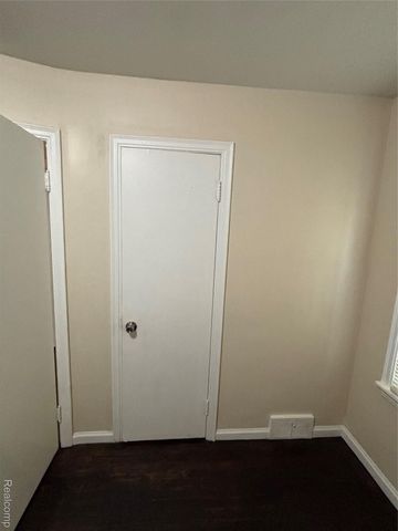 15909 Lauder Street, Detroit, MI 48227