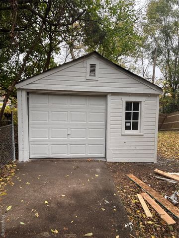 15909 Lauder Street, Detroit, MI 48227