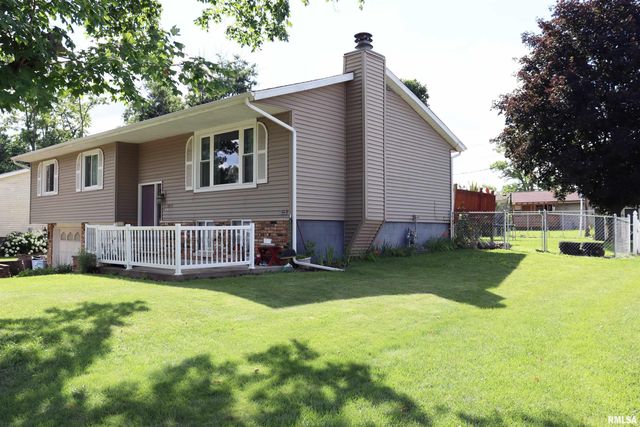 1817 S HOPEWOOD Lane, Peoria, IL 61607