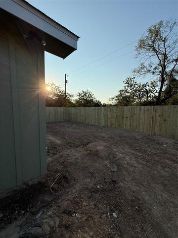 1710 E Avenue J, Lampasas, TX 76550