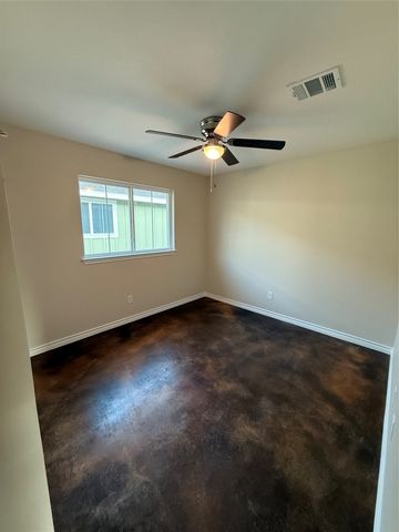 1710 E Avenue J, Lampasas, TX 76550