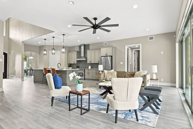8511 Camp Verde Rio, San Antonio, TX 78255