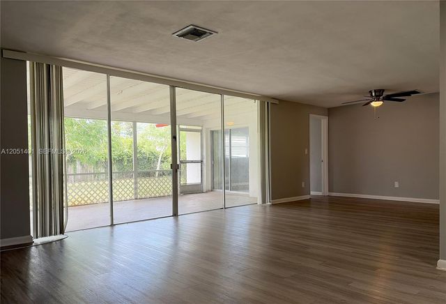 3696 Dogwood Avenue, Palm Beach Gardens, FL 33410