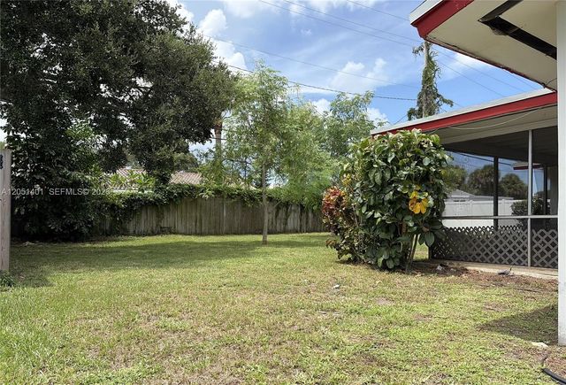 3696 Dogwood Avenue, Palm Beach Gardens, FL 33410