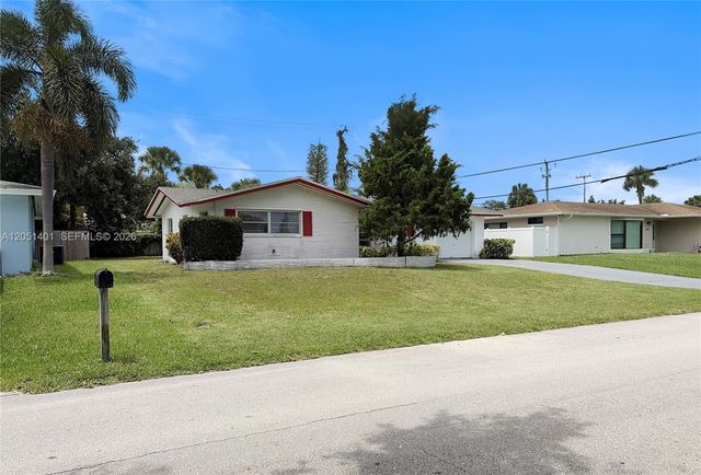 3696 Dogwood Avenue, Palm Beach Gardens, FL 33410