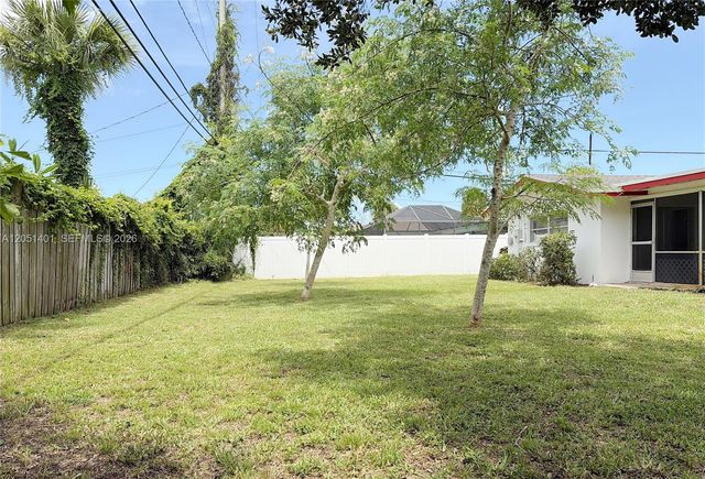 3696 Dogwood Avenue, Palm Beach Gardens, FL 33410