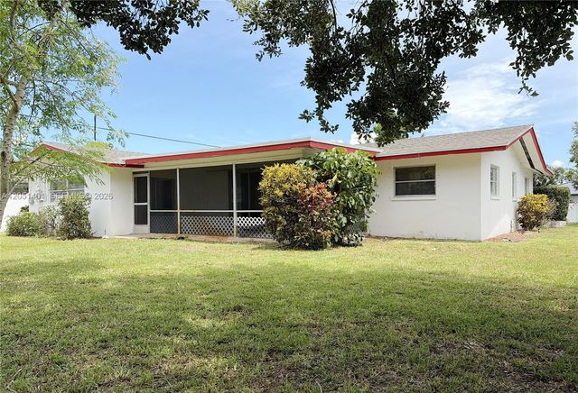 3696 Dogwood Avenue, Palm Beach Gardens, FL 33410