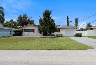 3696 Dogwood Avenue, Palm Beach Gardens, FL 33410