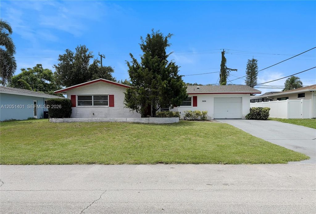 3696 Dogwood Avenue, Palm Beach Gardens, FL 33410