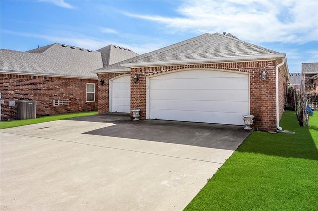 7160 Hazel Court, Springdale, AR 72762