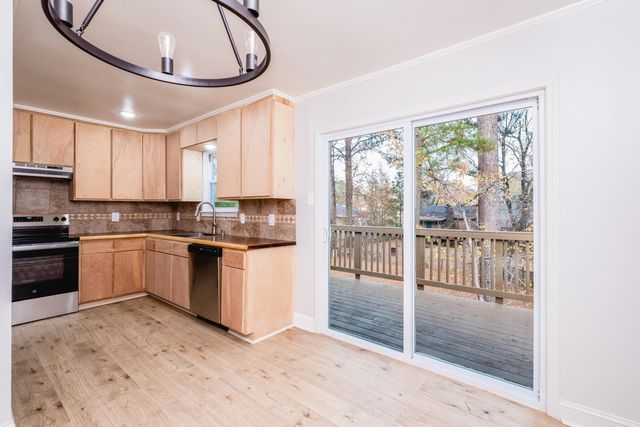 11005 King Arthurs Drive, Little Rock, AR 72209