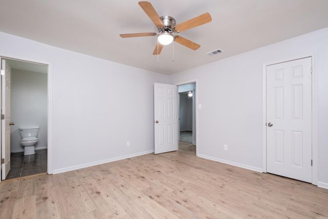 11005 King Arthurs Drive, Little Rock, AR 72209