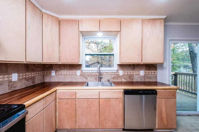 11005 King Arthurs Drive, Little Rock, AR 72209