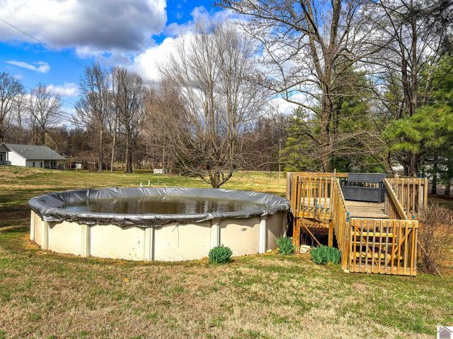 1717 N Friendship Road, Paducah, KY 42001