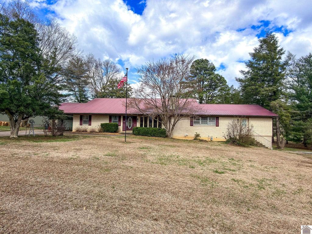 1717 N Friendship Road, Paducah, KY 42001