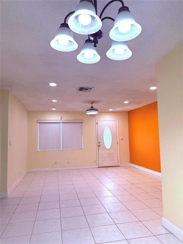 4605 NW 49th Street, Tamarac, FL 33319