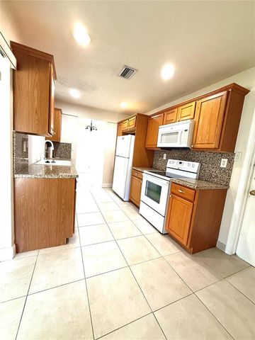 4605 NW 49th Street, Tamarac, FL 33319