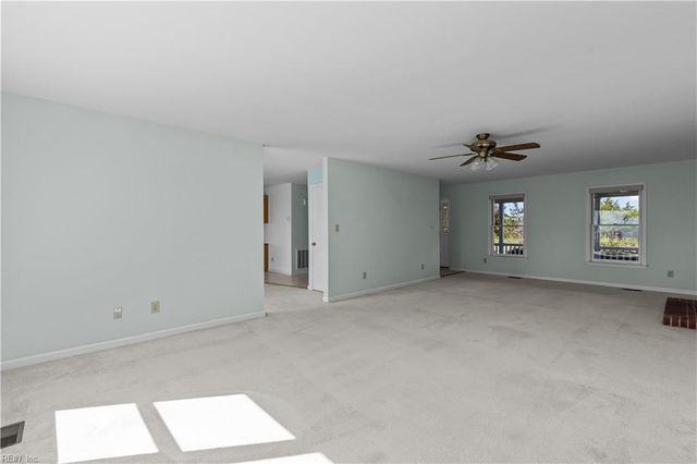 118 Rigby LN, Diggs, VA 23045