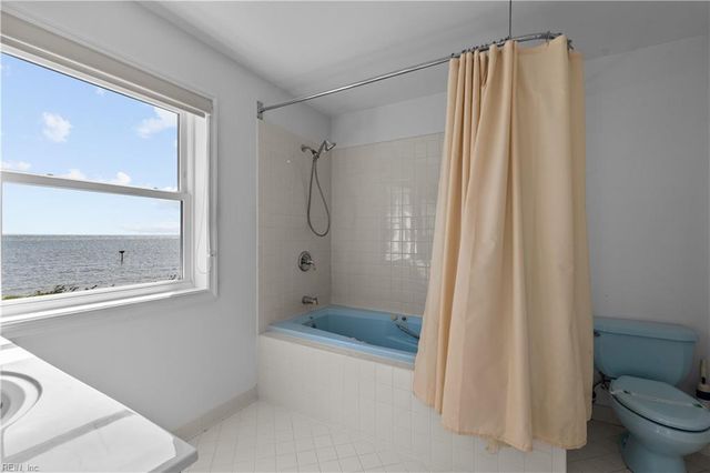 118 Rigby LN, Diggs, VA 23045